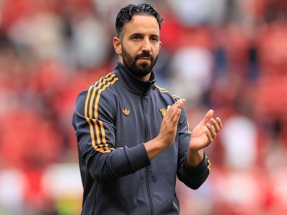 乐部曾与布 乐部曾与布