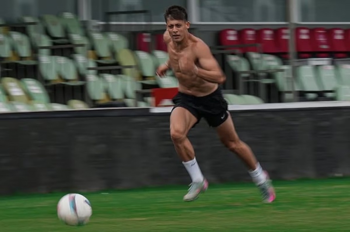 罚任意球的 罚任意球的