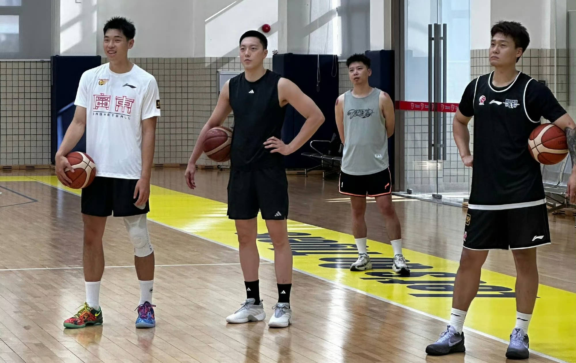 保留了CB, 与郭艾伦 保留了CB, 与郭艾伦