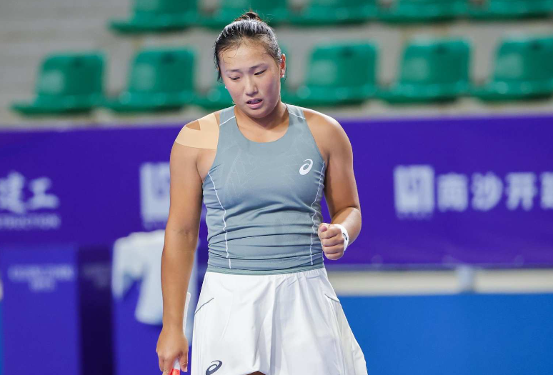 src, 赛单打首轮