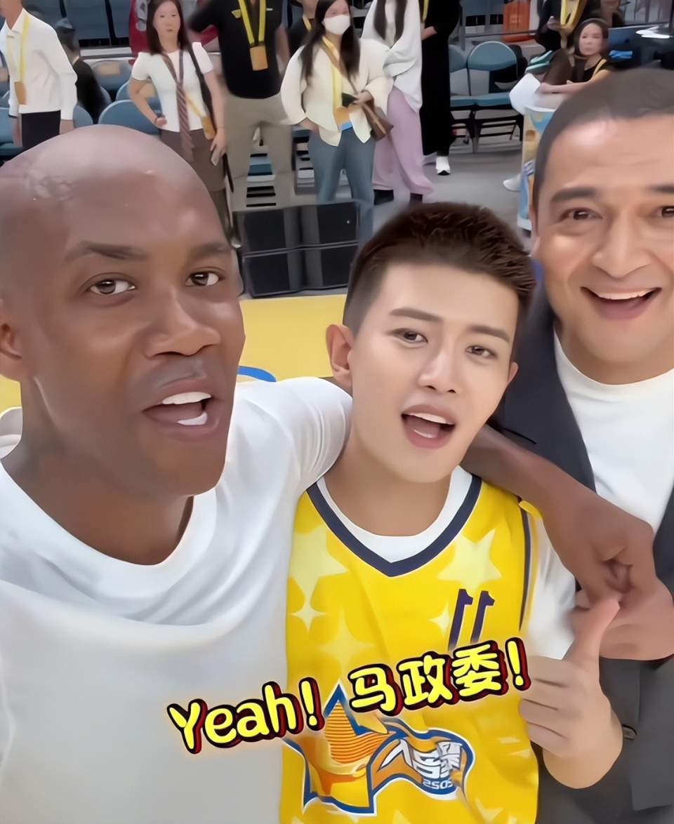 两人粉丝现, BGcrB