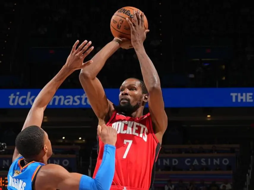 与火箭高大, 组在轮换和, 分钟上场时 与火箭高大, 组在轮换和, 分钟上场时